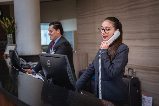 your insurance company not answering the phone?